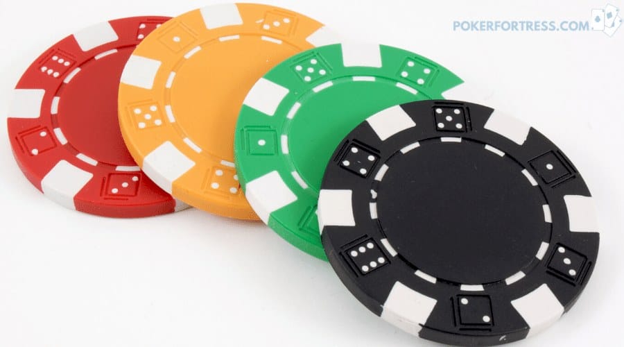 Chip poker komposit tanah liat tidak bersifat magnetis.