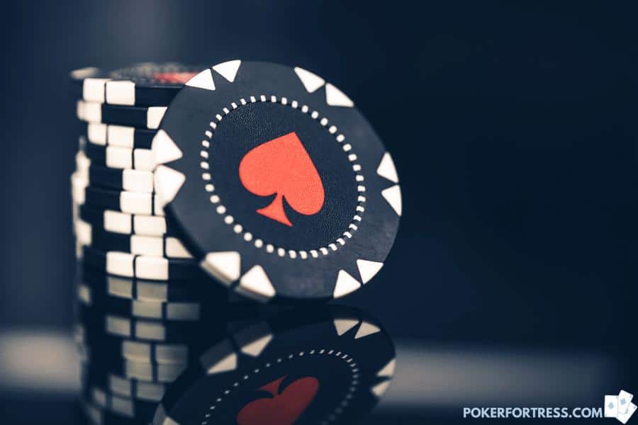 Chip poker tidak memiliki nilai nyata di luar kasino.